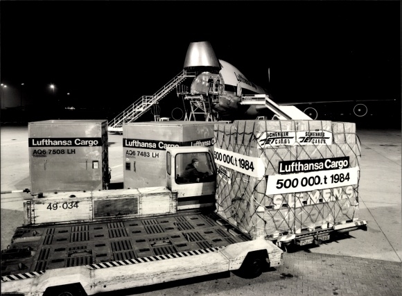 Photo passenger plane, Lufthansa, cargo