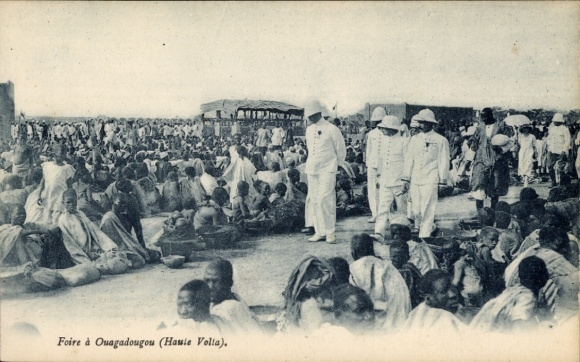 Postcard Ouagadougou Burkina Faso, Foire, Africans, men
