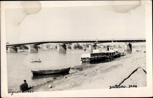 Photo Postcard Baghdad Iraq, Tigris River, river section