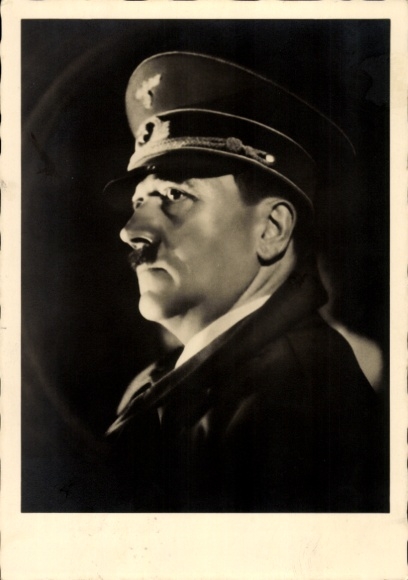 Postcard Führer and Reich Chancellor Adolf Hitler, portrait