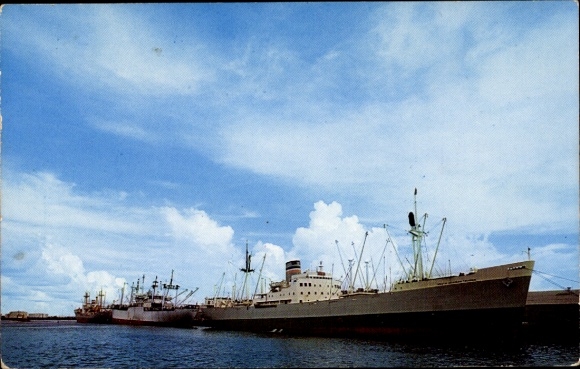 Postcard Mobile Alabama USA, port with ships