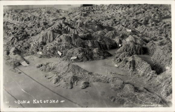 Postcard Herceg Novi Castelnuovo Montenegro, Boka Kotorska Bocche di Cattaro, model view of mountains