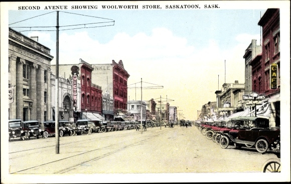 Postcard Saskatoon Saskatchewan Canada, Second Avenue with Woolworth Store