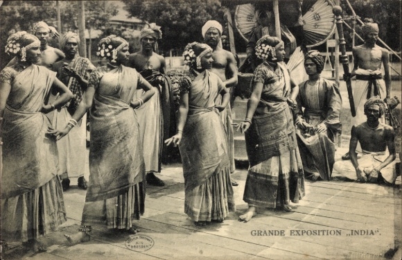 Postcard Grande Exposition India, human zoo, dancing Indian women