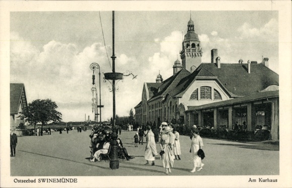 Postcard Świnoujście Swinemünde Pomerania, Baltic Sea resort SWINEMÜNDE, Am Kurhaus, people, buildings, beach