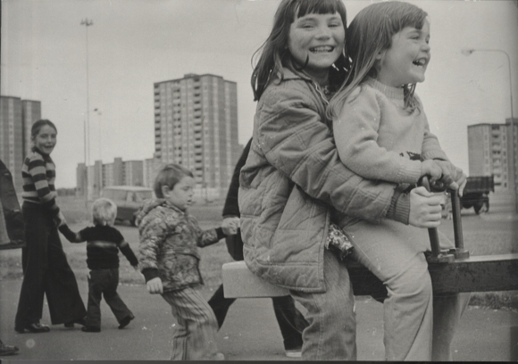 Original photo by Hans-Joachim Spremberg, happy children on a playground, around 1970