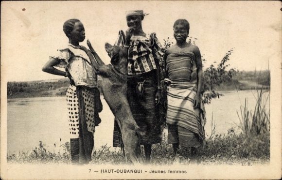 Postcard Oubangui Chari Ubangi Shari Central African Republic, local women's group with dog