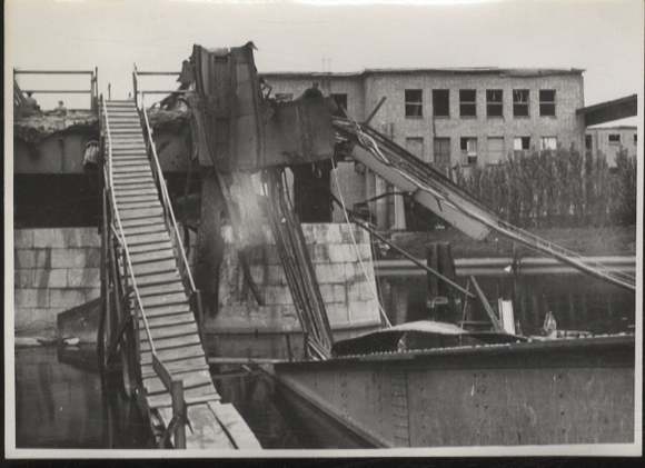 Original photo Berlin Oberschöneweide, Treskow Bridge, around 1946/47