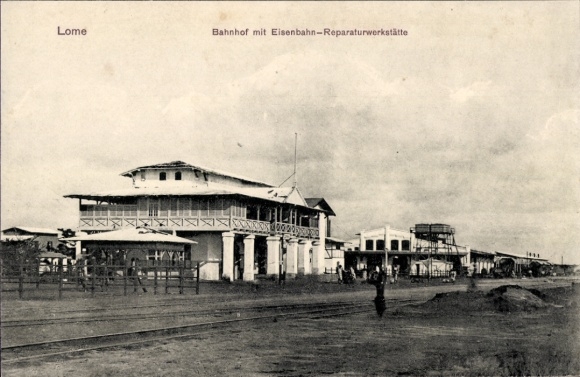 Postcard Lome Togo, train station, railway repair shop