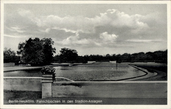 Postcard Berlin Neukölln, paddling pool in the stadium facilities