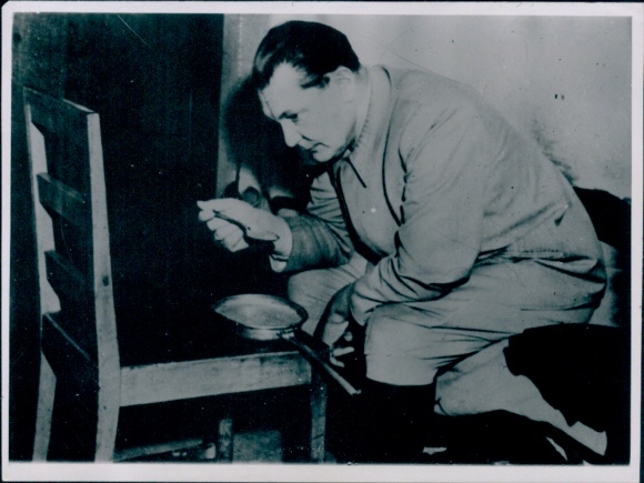Photo from the Nuremberg Trials, Hermann Göring eating in his cell