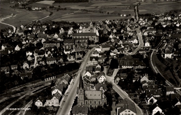 Postcard Wasseralfingen Aalen in the Ostalbkreis Württemberg, aerial view of residential areas, streets, church