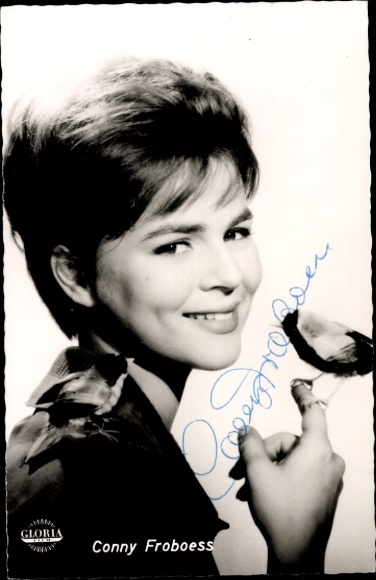 Actress and singer Conny Froboess in The Bird Seller, portrait, autograph