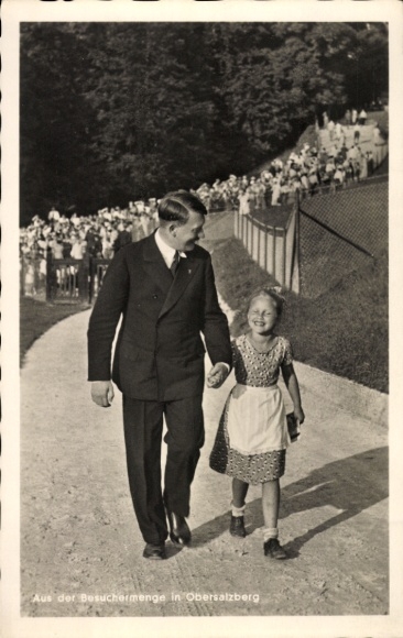 Postcard Obersalzberg Berchtesgaden in Upper Bavaria, Führer Adolf Hitler, Bernile Nienau, Führer child