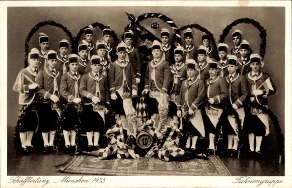 Postcard Munich Bavaria, Schäffler dance 1935, flag group