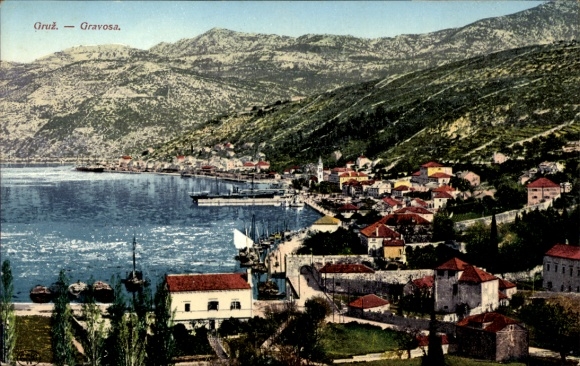 Postcard Gruž Gravosa Dubrovnik Croatia, view of the harbor, mountains in the background, houses with red D