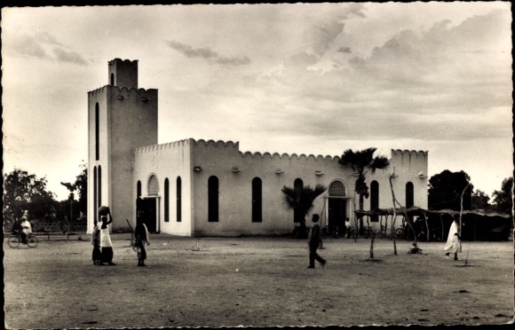 Postcard Ouagadougou Burkina Faso, passers-by in front of the mosque, La Mosquee, bicycle