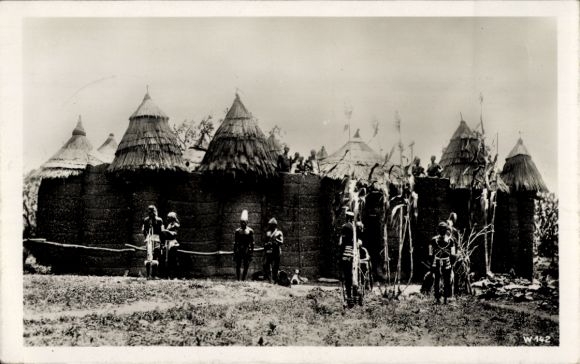 Postcard Dahomey Benin, a chieftain's castle