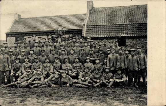 Photo: German soldiers in uniform, group photo