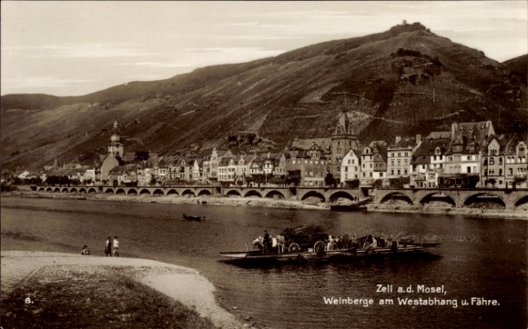 Postcard Zell an der Mosel, vineyards on the western slope and ferry