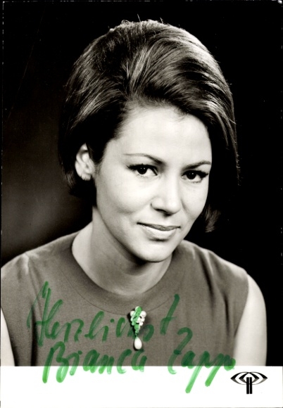 TV announcer Bianca Zappe, portrait, autograph