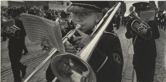 Original photo by Hans-Joachim Spremberg, young musicians during Baltic Sea Week in Rostock, 1965