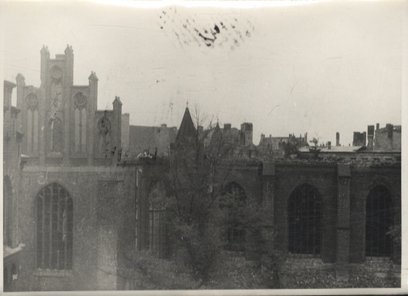 Original photo Berlin Wedding, Ackerstraße, destroyed St. Sebastian Church, around 1945/46