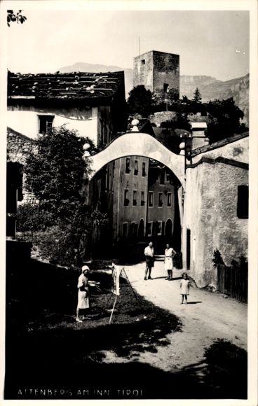 Postcard Rattenberg am Inn, Tyrol, painter with easel