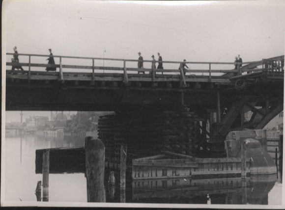 Original photo Berlin Oberschöneweide, Stubenrauch Bridge, around 1947