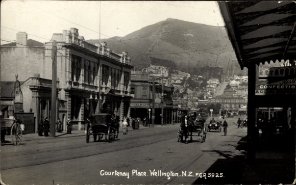 Photo PC Wellington, New Zealand, Courtenay Place