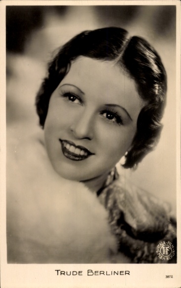 Photo Postcard actress Trude Berliner, portrait
