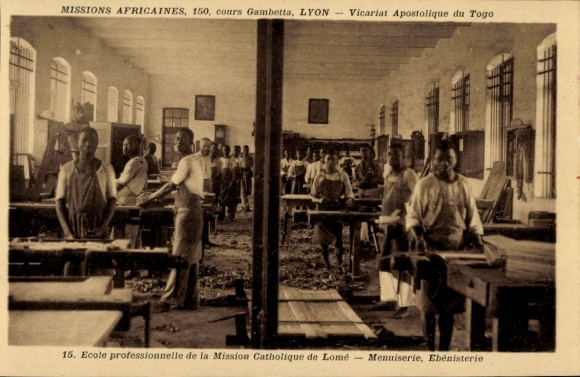 Postcard Lomé Togo, Menuiserie, Ebenisterie, Vocational School of the Catholic Mission, Carpentry, Joinery