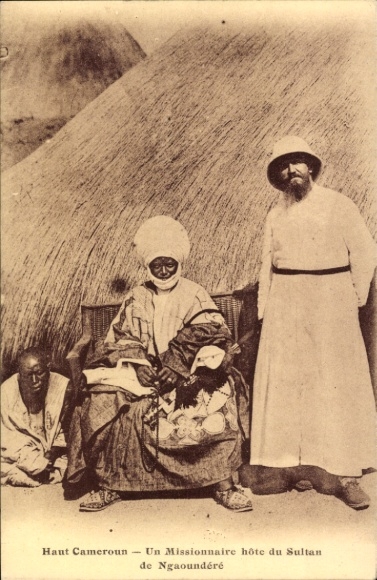 Postcard Cameroon, Un Missionnaire hôte du Sultan de Ngaoundéré, portrait