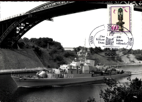 Postcard warship of the German Navy F 220, high bridge