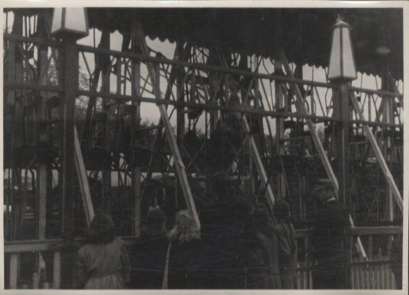 Original photo Berlin Treptow, amusement park, roller coaster, around 1947