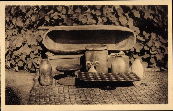 Postcard Ruanda, Indigenous wooden objects