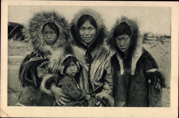 Alaska USA, Eskimos from the Bering Strait, family