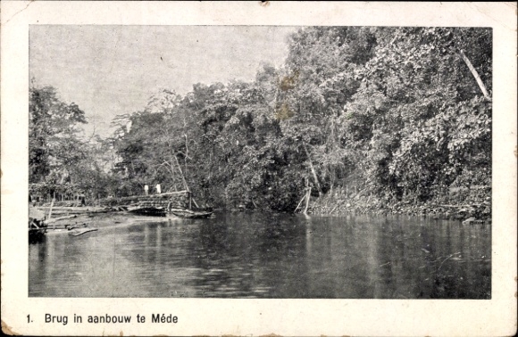 Postcard Mede Suriname, Bridge Building in the Jungle