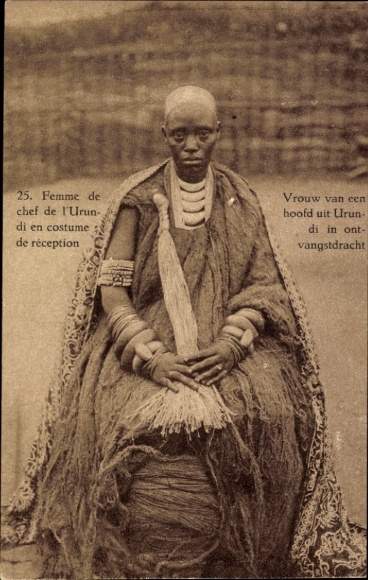 Postal stationery CPA Muramvya Urundi Burundi, Femme de Chef de l'Urundi en costume de reception