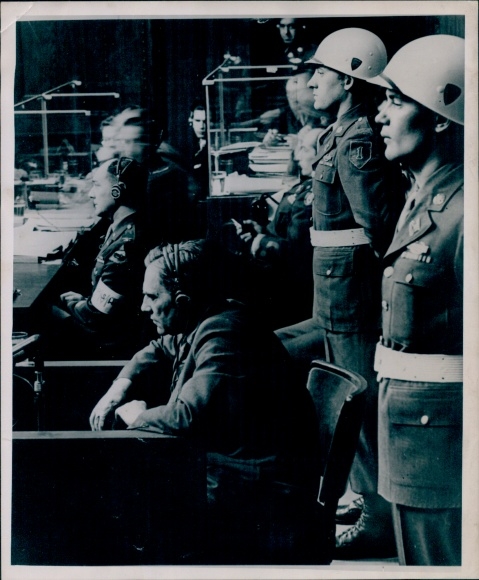 Photo Nuremberg Trials 1946, Karl Bodenschatz, witness for the defense of the main defendant Göring