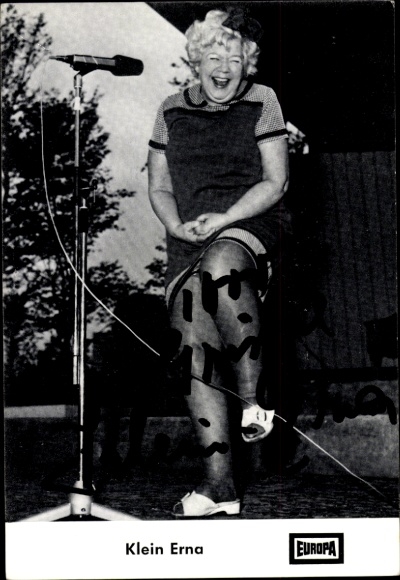 Autographed card of singer Klein Erna, portrait, autograph