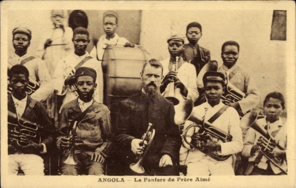 Postcard Angola, La Fanfare du Frère Aimé, African musicians, instruments