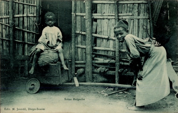Postcard Madagascar, two village children