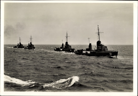 Postcard German warships, torpedo boats at full speed, eagle, hawk, vulture, falcon