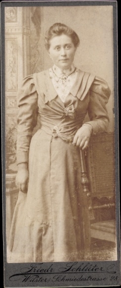CdV Woman Portrait, Standing portrait