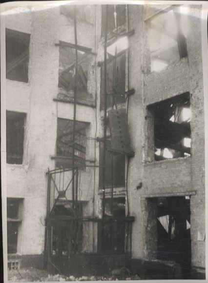 Original photo Berlin Prenzlauer Berg, Schwedter Straße 9, courtyard, around 1945/46