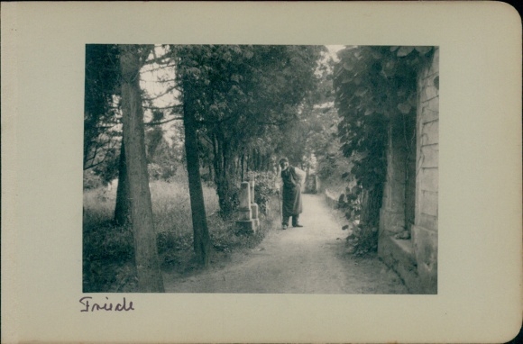 Photo Weida in Thuringia, peace, old man on a path
