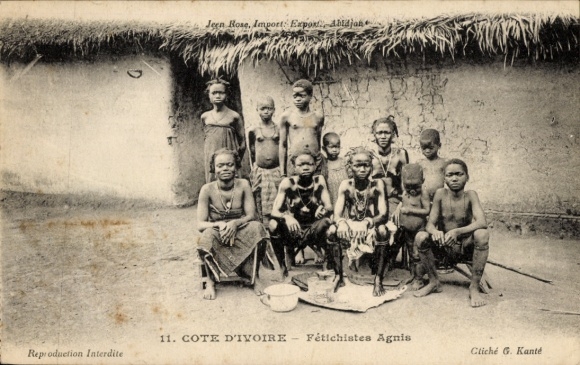 Postcard Ivory Coast, Fétichistes Agnis, portrait en groupe