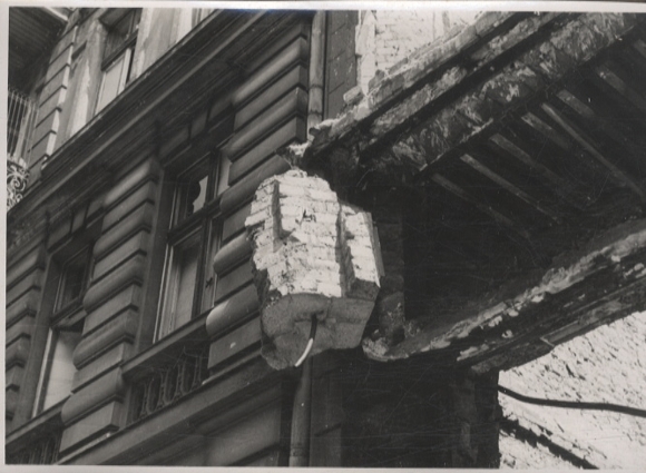 Original photo Berlin Schöneberg, house at Eisenacher Straße 121, around 1945/46