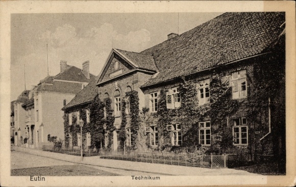 Postcard Eutin in Ostholstein, technical college, building with vegetation, black and white